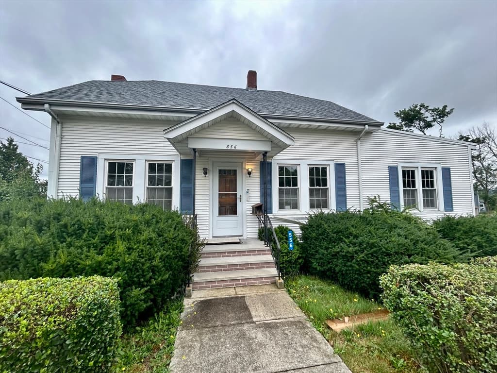 556 Brayton Ave, Somerset MA 02726