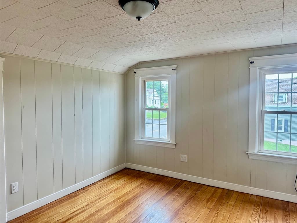 556 Brayton Ave, Somerset MA 02726 photo 4