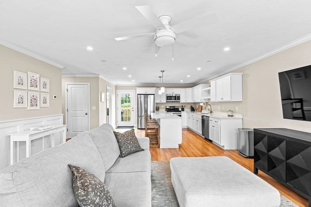 Condominium at 1005 Auburn St # C2, Whitman MA 02382, Whitman, photo 14 of 42
