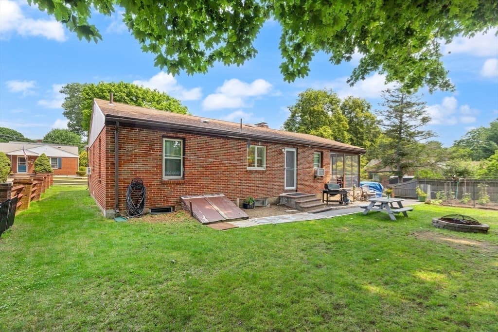 24 Taylor Rd, Lynn MA 01904 photo 6