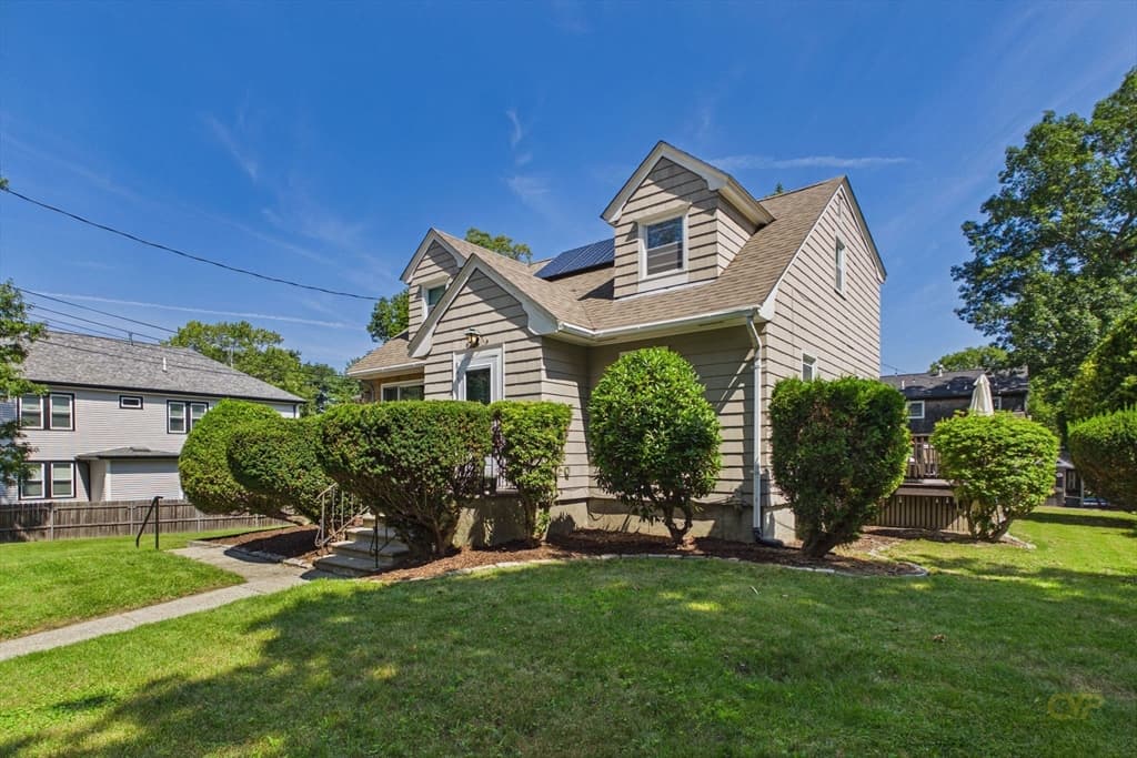 844 Hood St, Fall River MA 02720