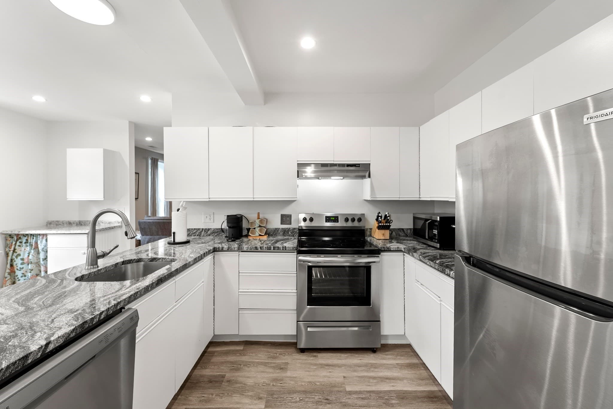 Condominium at 104 Hartford Ave E # 3, Uxbridge MA 01569, Uxbridge, photo 2 of 15