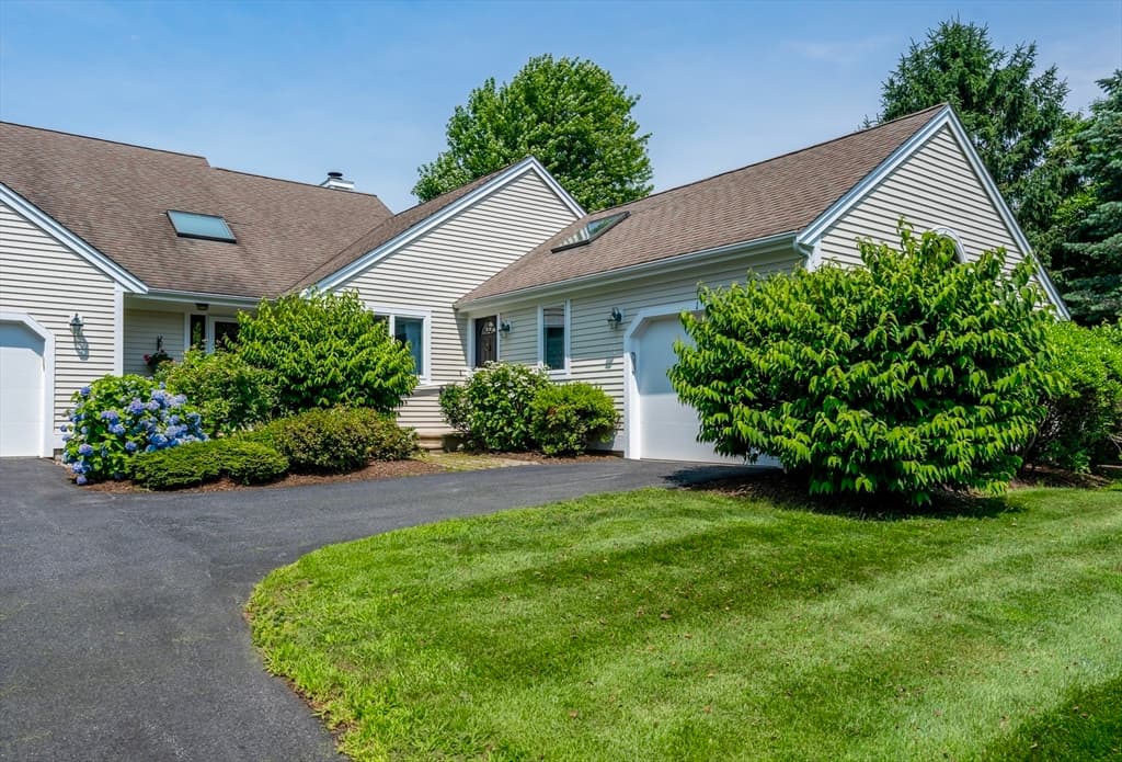 1 Woods Edge Ln # 191, Mashpee MA 02649
