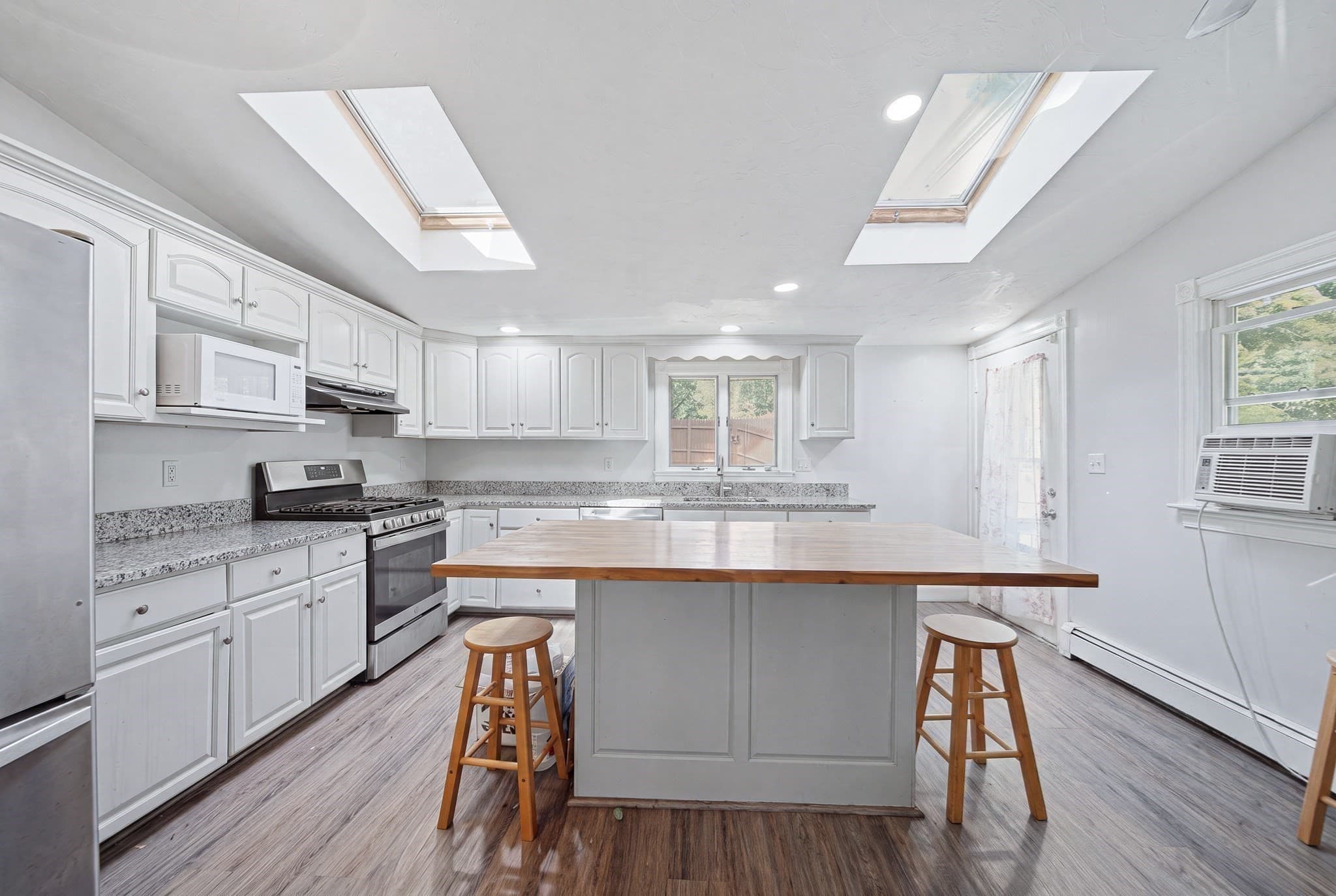3 Smith Ave, Methuen MA 01844
