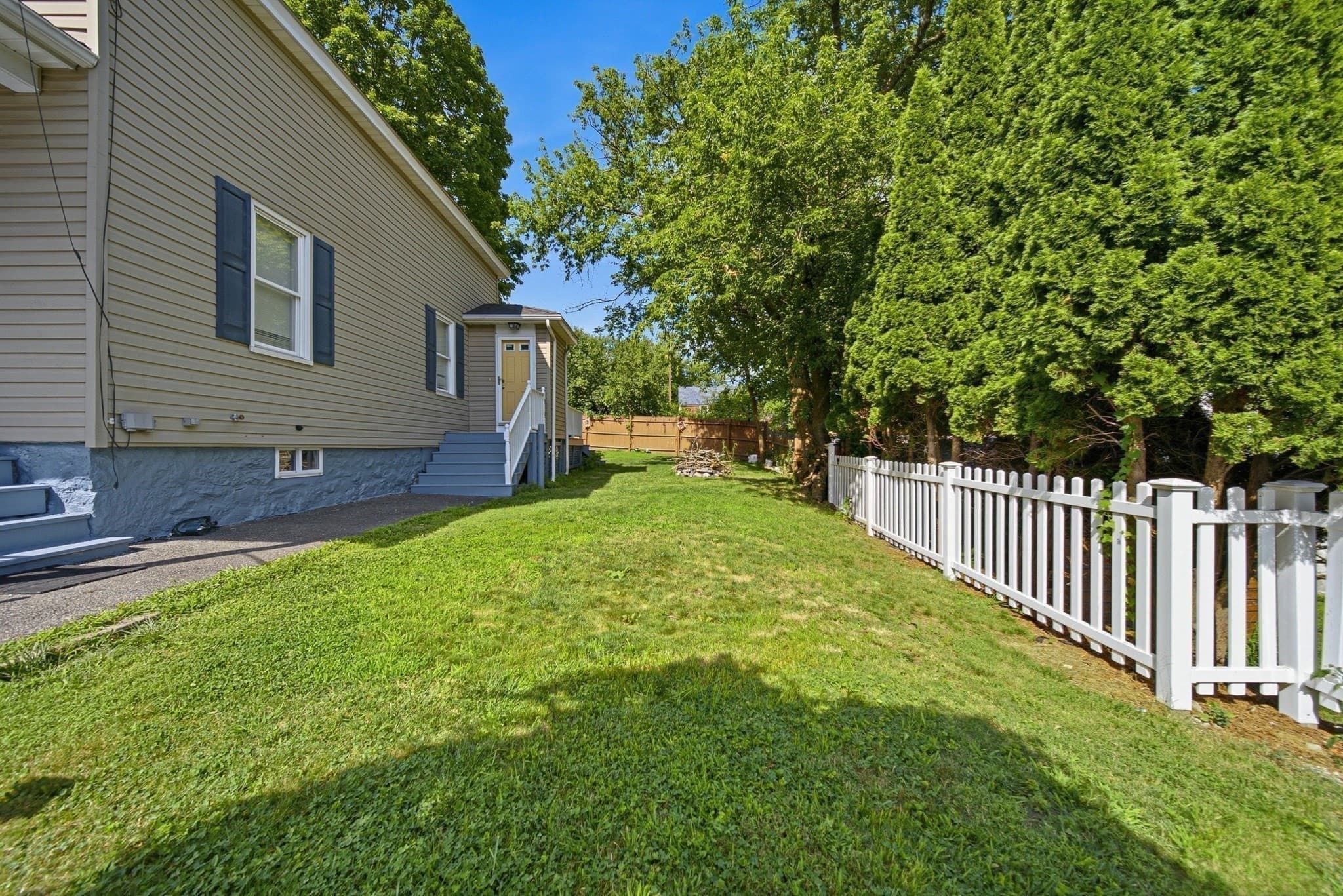 Single Family Residence at 3 Smith Ave, Methuen MA 01844, Methuen, photo 34 of 41