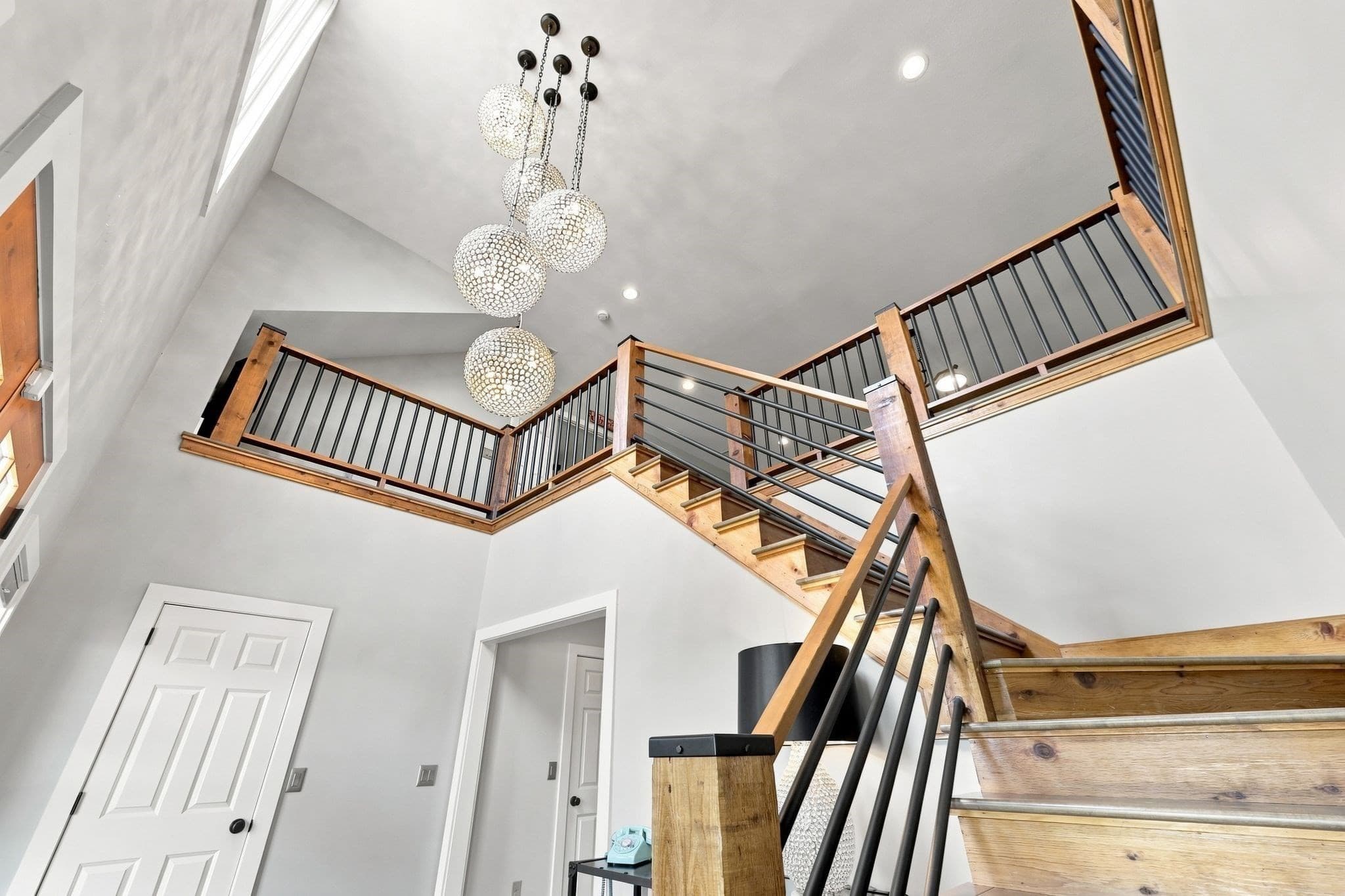 Single Family Residence at 3 San Souci Dr, South Hadley MA 01075, photo 6 of 42