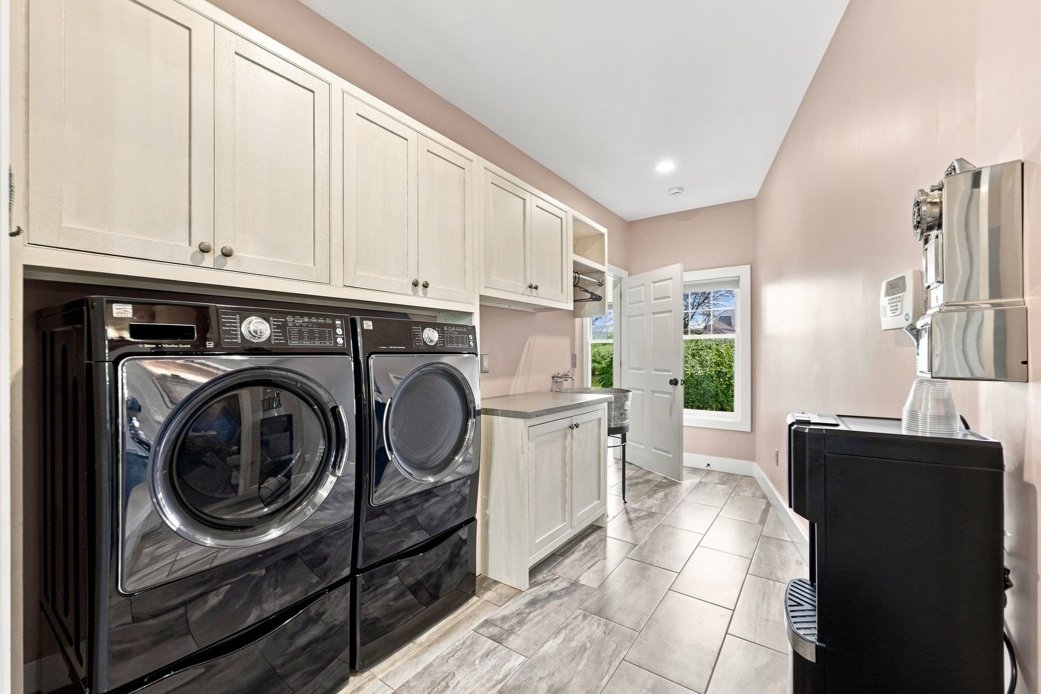 Single Family Residence at 3 San Souci Dr, South Hadley MA 01075, photo 17 of 42