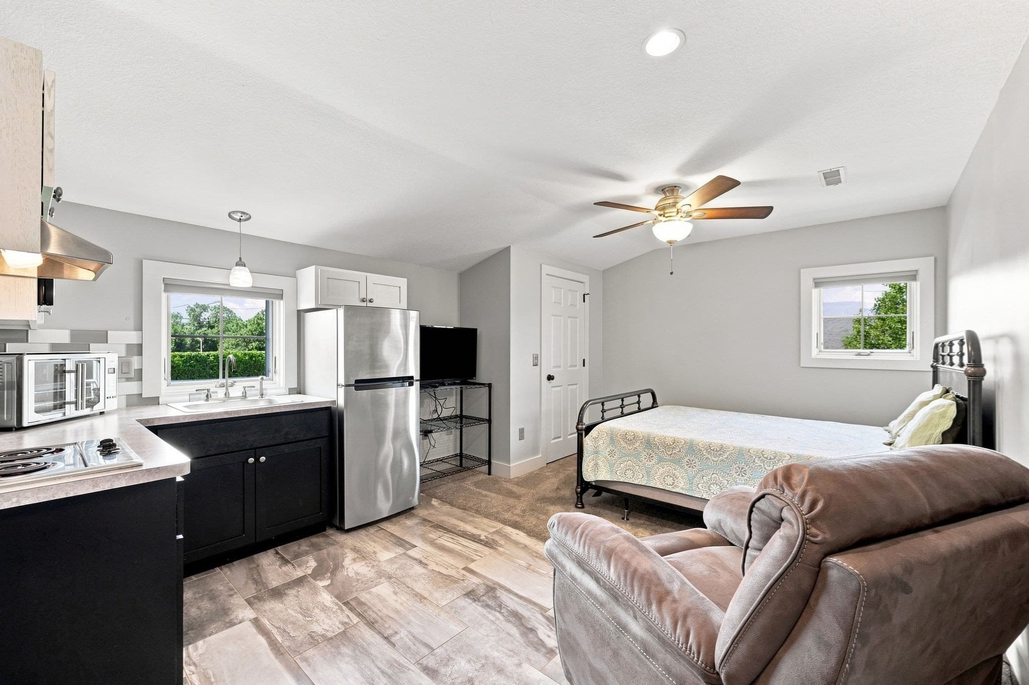 Single Family Residence at 3 San Souci Dr, South Hadley MA 01075, photo 34 of 42
