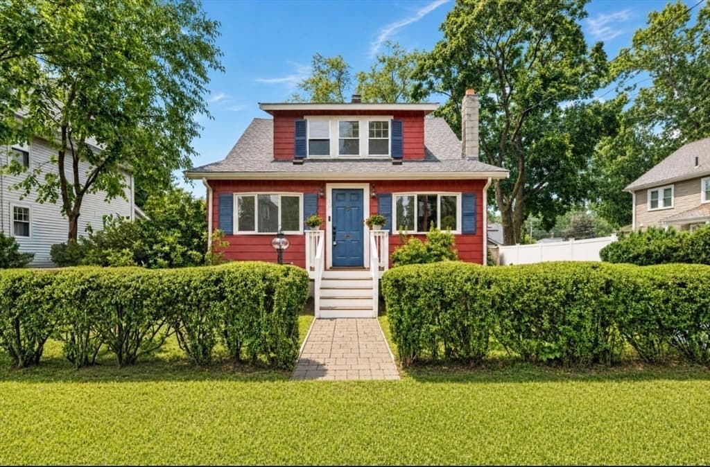 18 Fales Rd, Dedham MA 02026