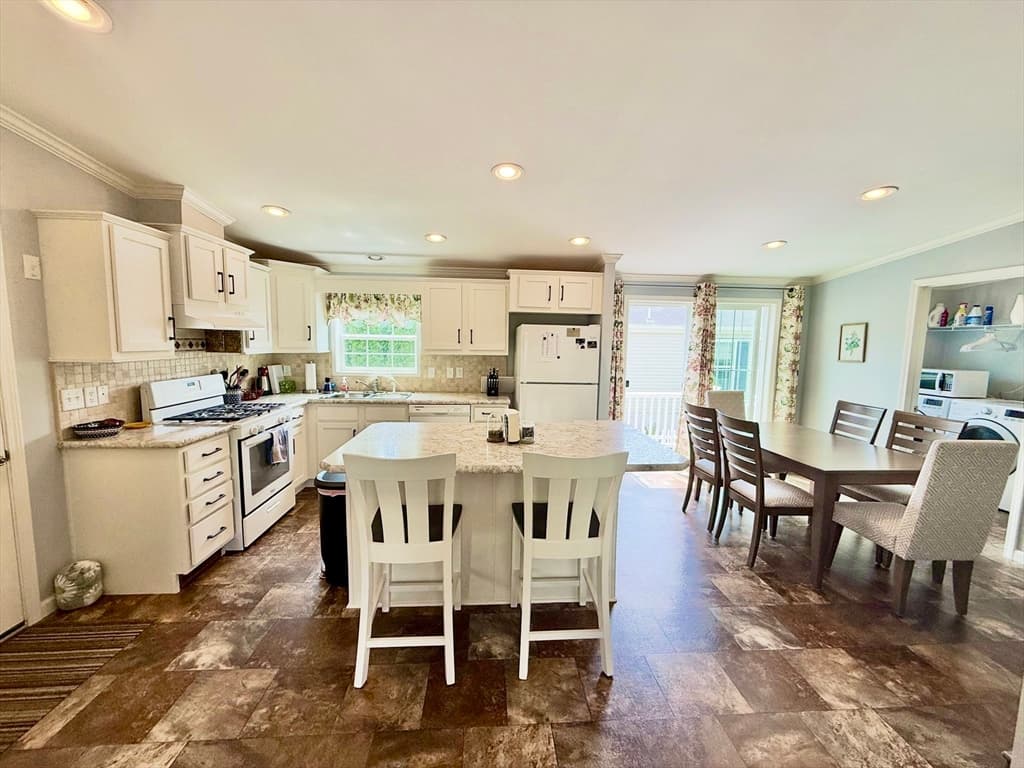 34 Sunrise Lane, Chicopee MA 01020 photo 7