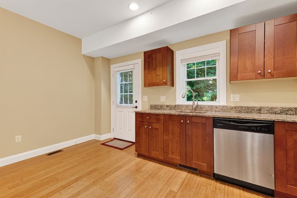 18 Saint Marys Way # 18, Marlborough MA 01752 photo 6
