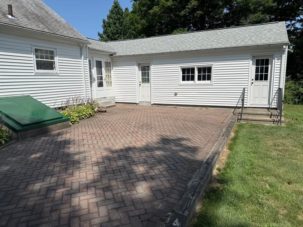 1030 South East Street, Amherst MA 01002 photo 8