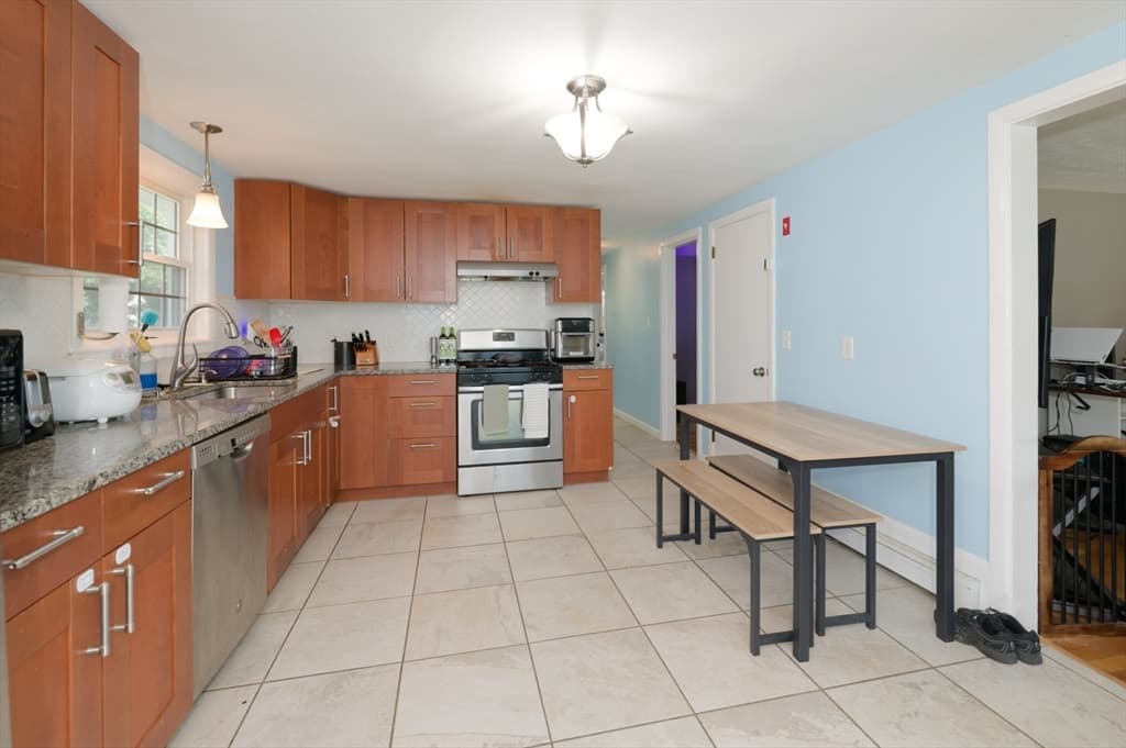 799 Franklin St, Worcester MA 01604 photo 7