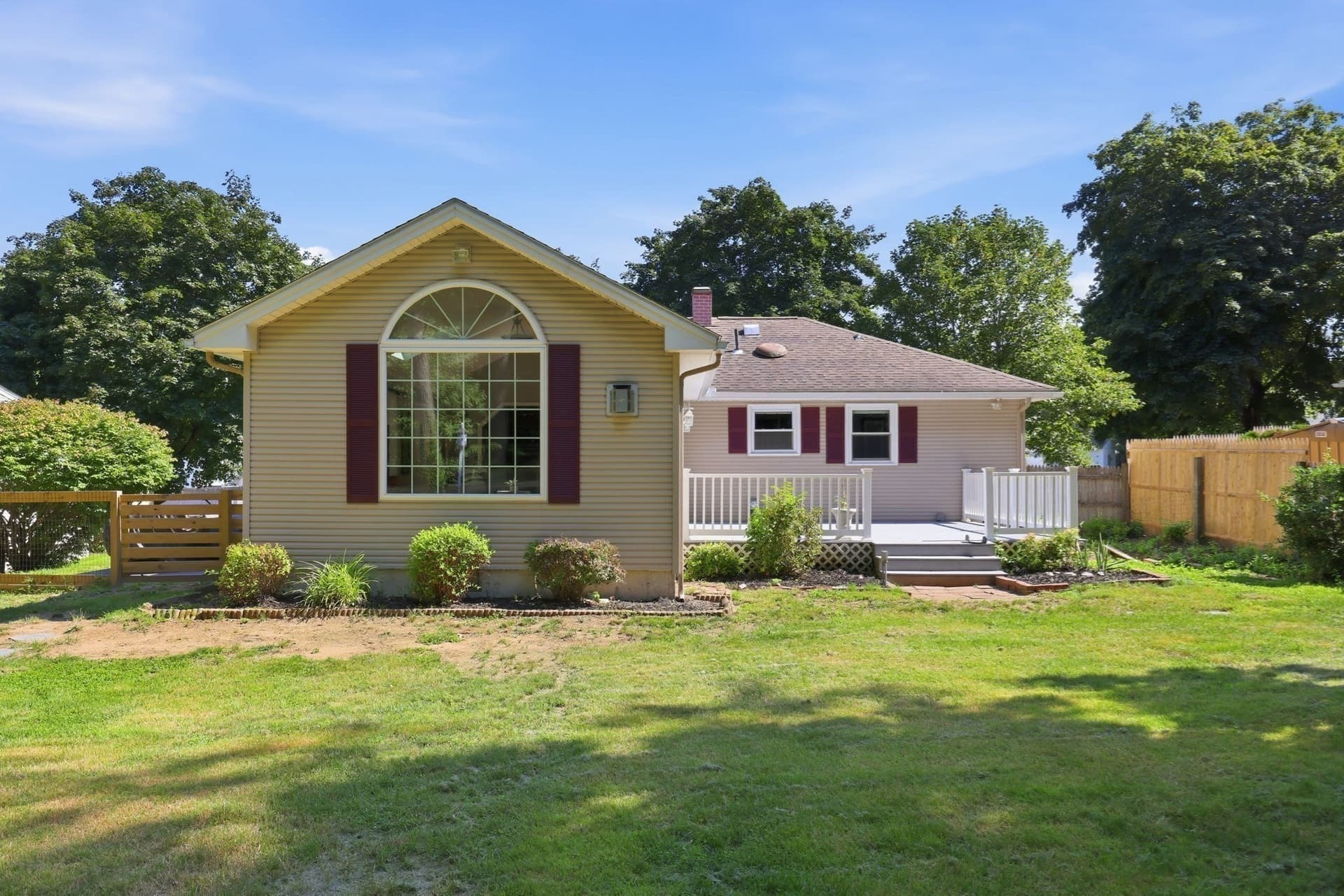 Single Family Residence at 37 Squirrel Rd, Springfield MA 01108, photo 3 of 42