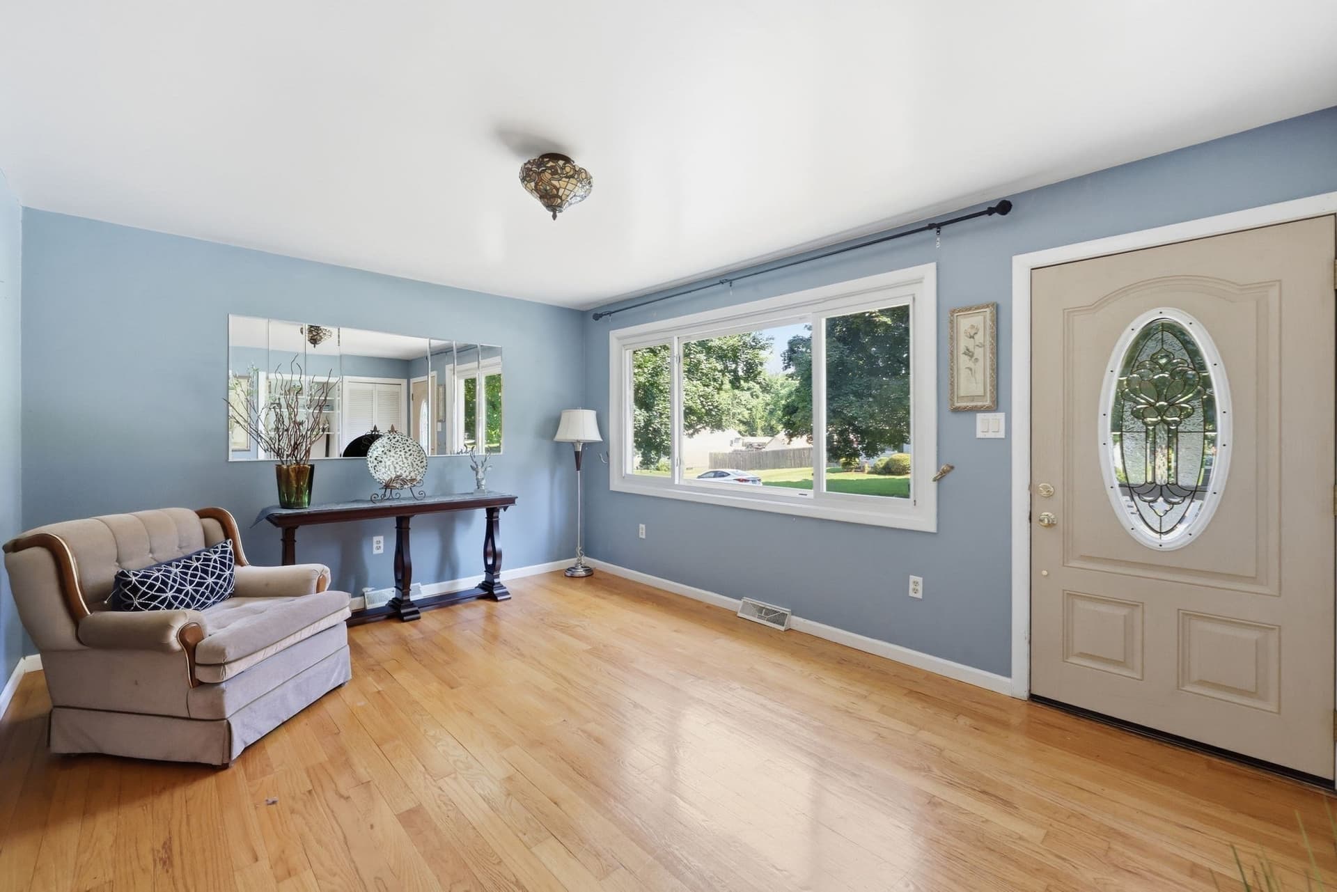 Single Family Residence at 37 Squirrel Rd, Springfield MA 01108, photo 5 of 42