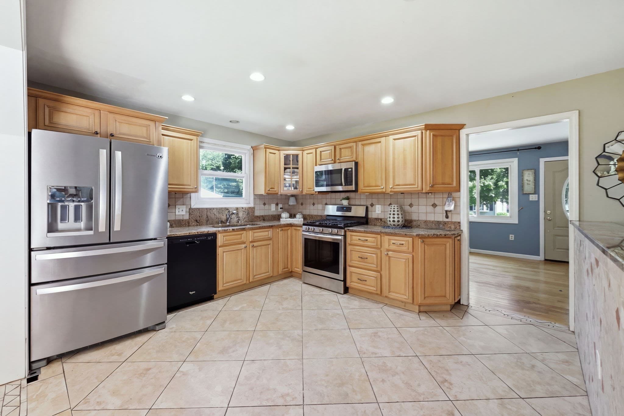 Single Family Residence at 37 Squirrel Rd, Springfield MA 01108, Springfield, photo 9 of 42