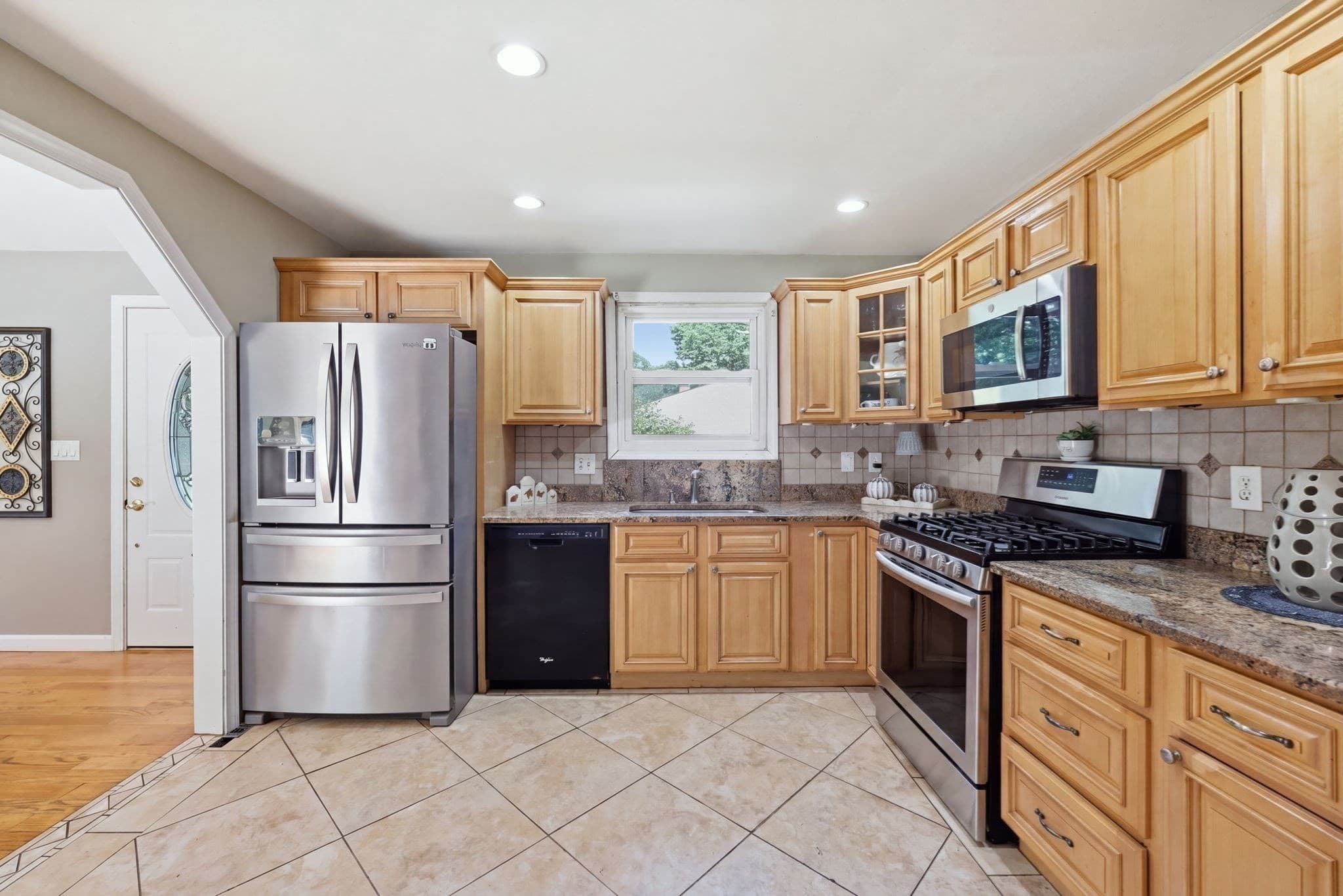 Single Family Residence at 37 Squirrel Rd, Springfield MA 01108, Springfield, photo 10 of 42