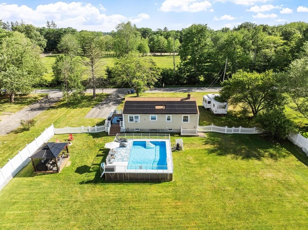 550 Packard St, Lancaster MA 01523