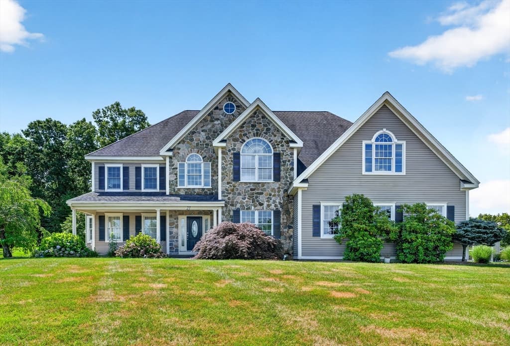 21 Ashwood Cir, Shrewsbury MA 01545