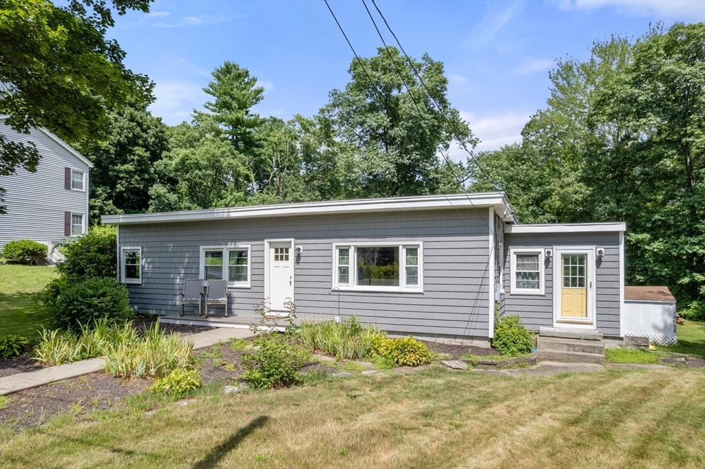 44 Susan Park Way, Uxbridge MA 01569