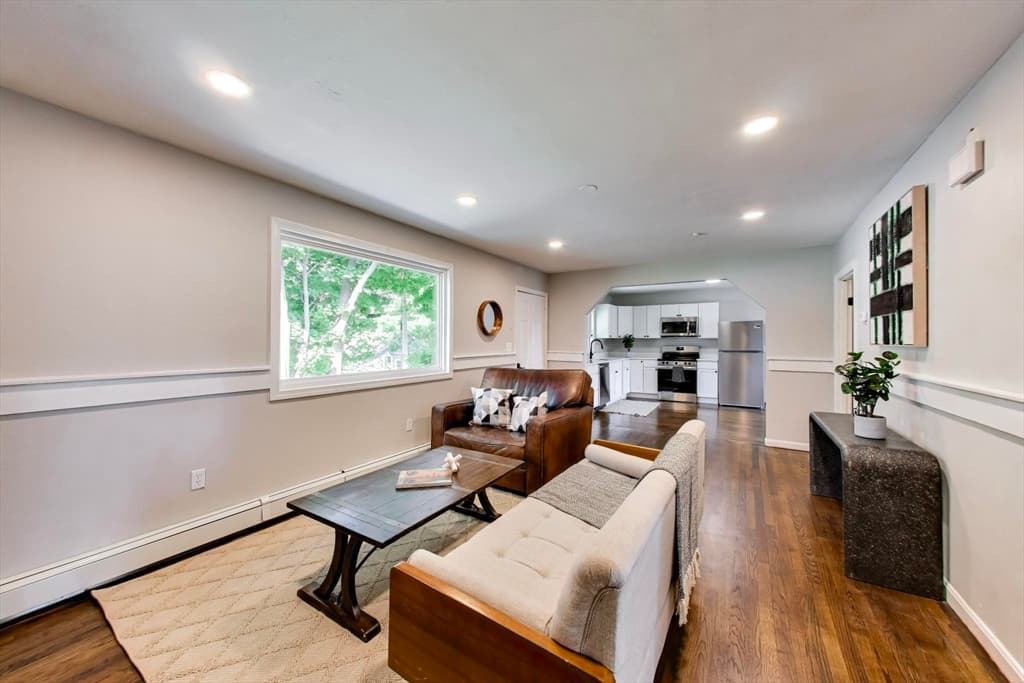 14 Hull St, Quincy MA 02169 photo 5