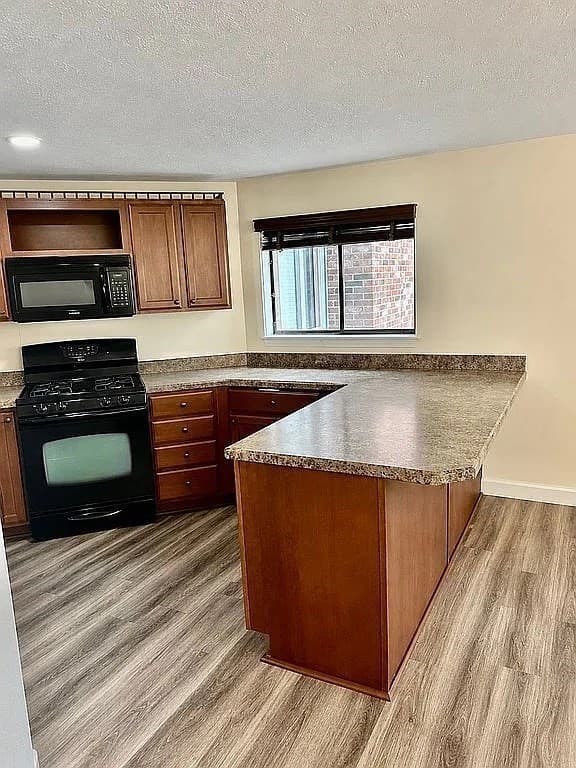 33 Spyglass Hill Dr # 33, Ashland MA 01721 photo 4