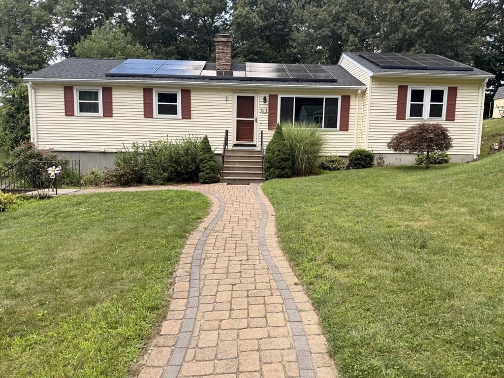 57 Laurel Ln, Bellingham MA 02019