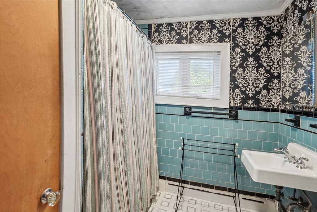 330 Primrose St, Haverhill MA 01830 photo 17