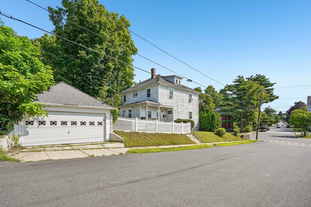 330 Primrose St, Haverhill MA 01830