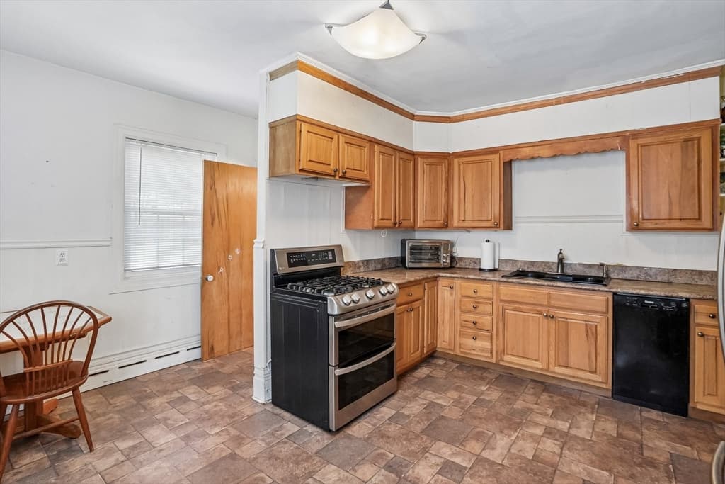 330 Primrose St, Haverhill MA 01830 photo 8