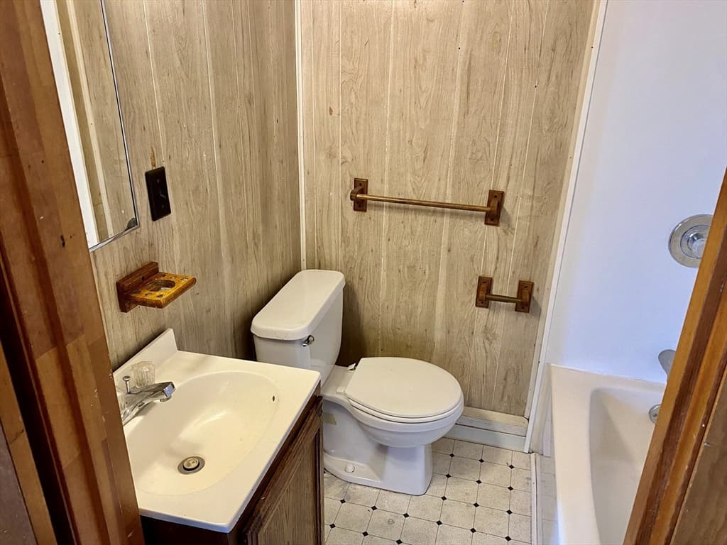 282 Sprague, Fall River MA 02724 photo 9