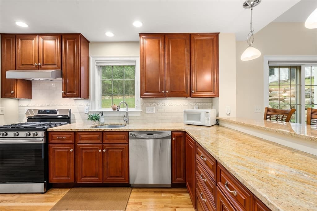 3 Mcgill Ct, Hopkinton MA 01748 photo 6