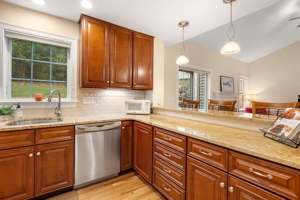 3 Mcgill Ct, Hopkinton MA 01748 photo 5