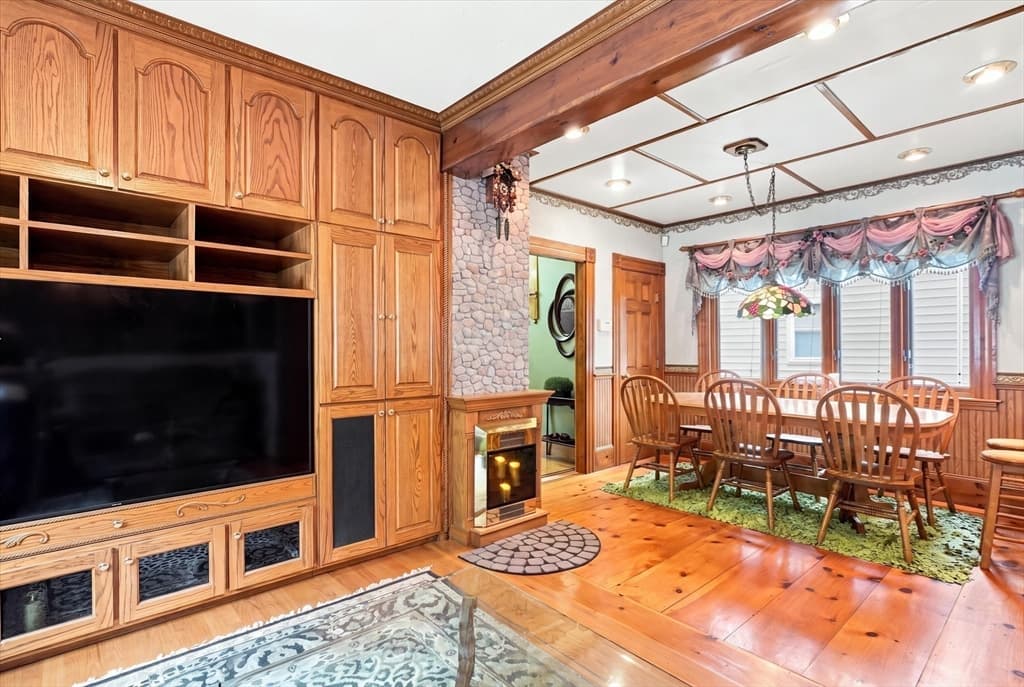 38 Eastman Ave, Swampscott MA 01907 photo 3