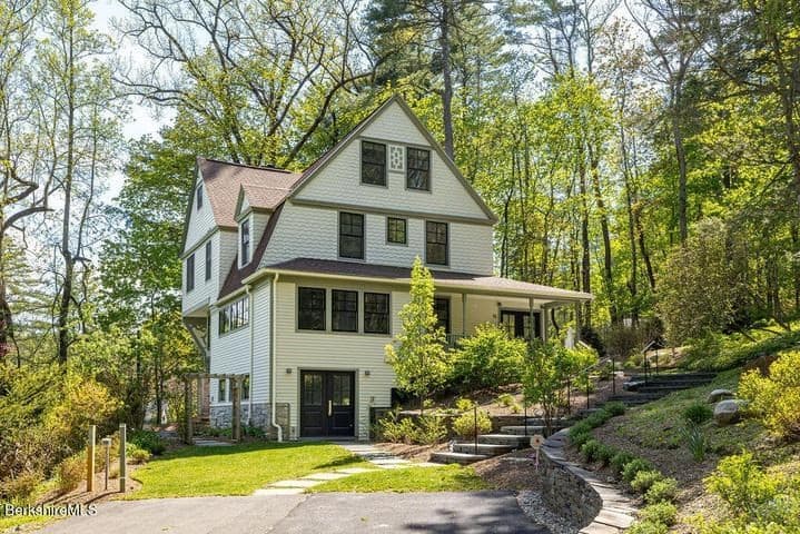 10 Berkshire Heights, Great Barrington MA 01230