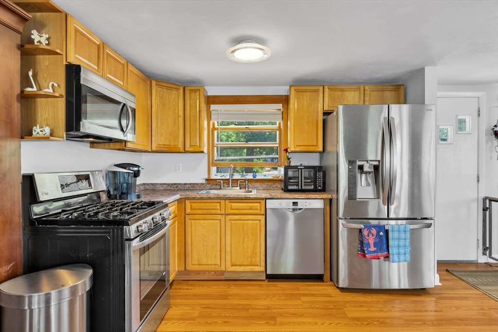199 Edgewater Dr W, Falmouth MA 02536 photo 13