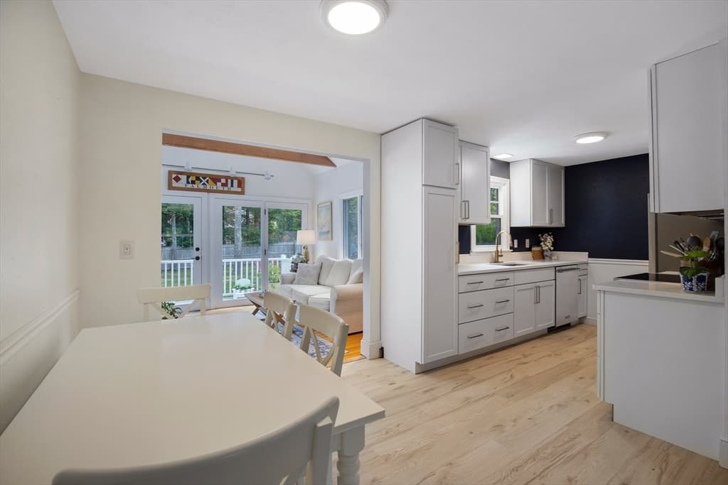 835 Old Barnstable, Falmouth MA 02536 photo 8