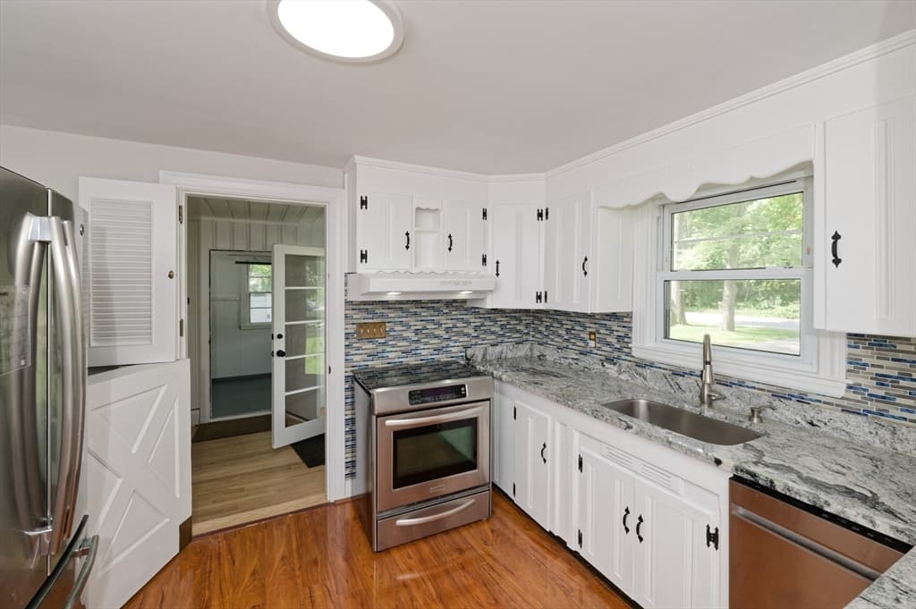 318 South Main St, Hopedale MA 01747 photo 7