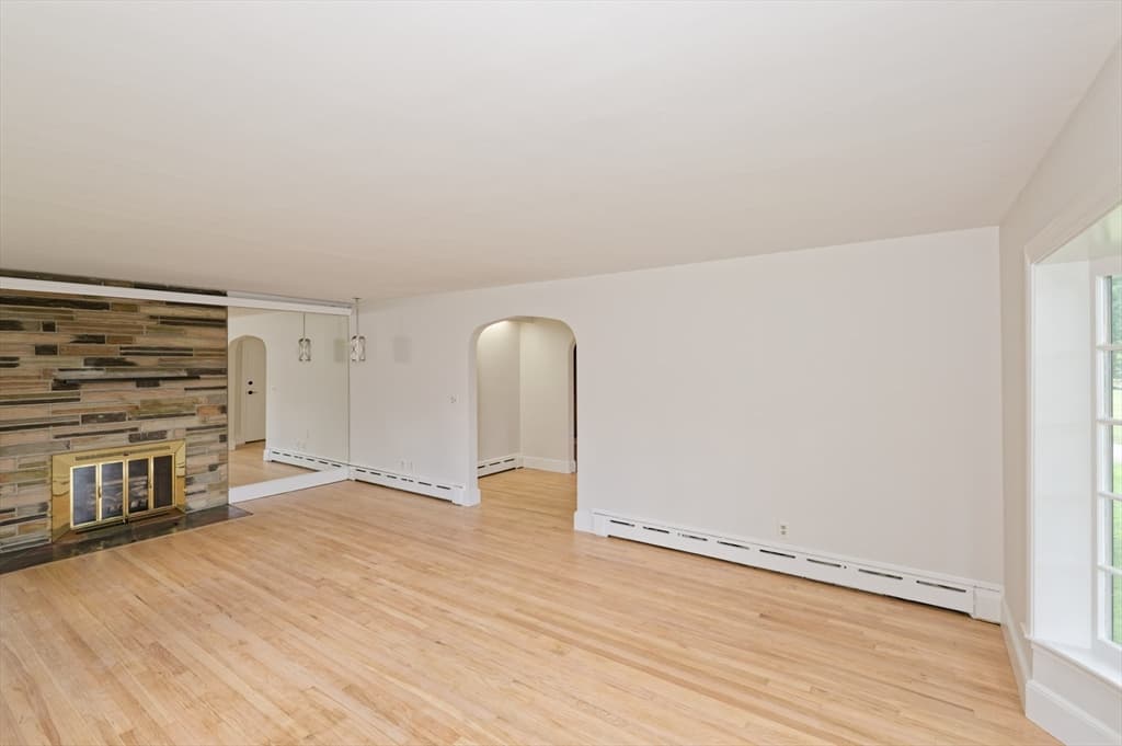 318 South Main St, Hopedale MA 01747 photo 9