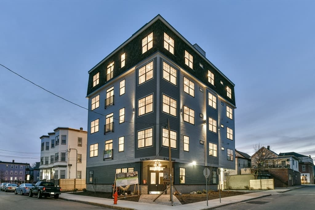 87 Parker St # 402, Chelsea MA 02150