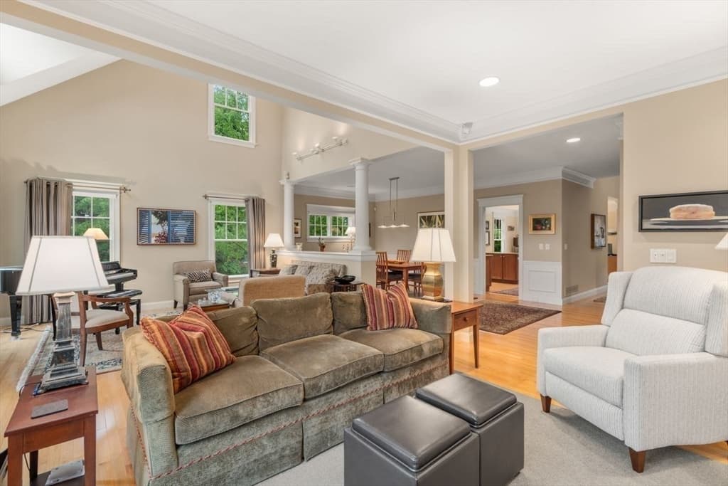 Condominium at 30 Nobscot # 11, Sudbury MA 01776, Sudbury, photo 6 of 41