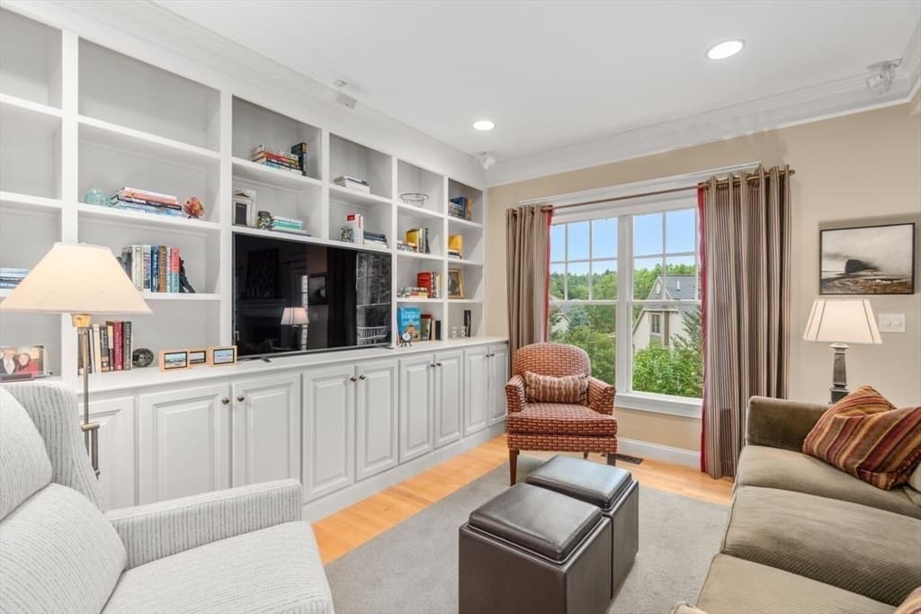 Condominium at 30 Nobscot # 11, Sudbury MA 01776, Sudbury, photo 10 of 41