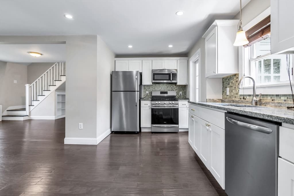 90 Gilbert St, Lawrence MA 01843 photo 12