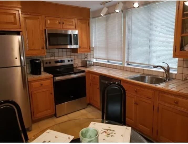 Condominium at 5 Longwood Drive # 205, Andover MA 01810, Andover, photo 5 of 20