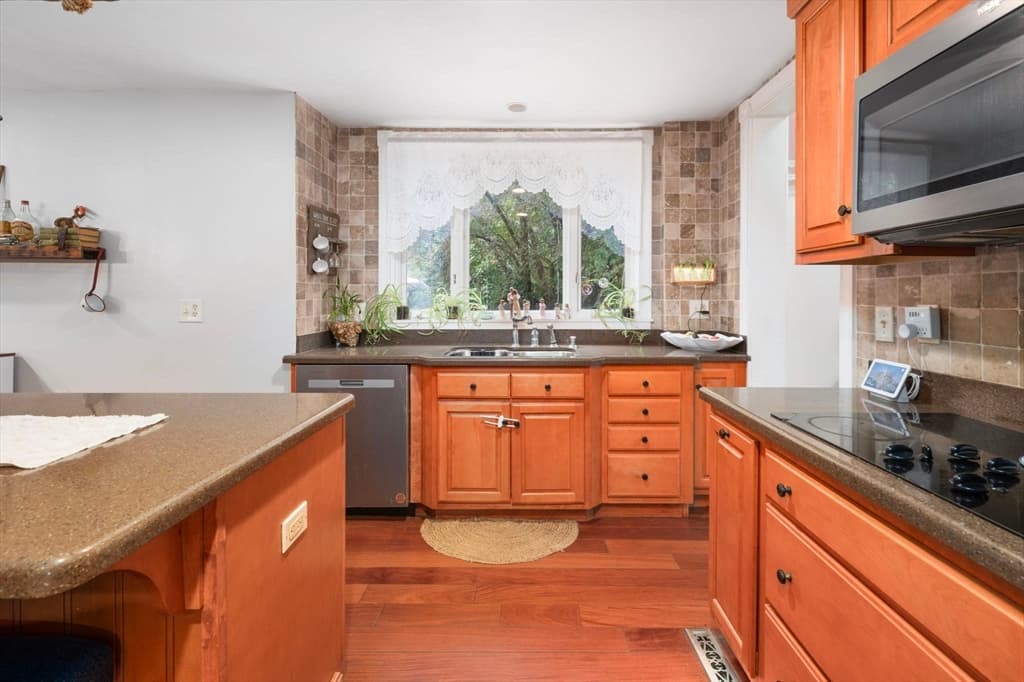 19 Elm, Taunton MA 02780 photo 4