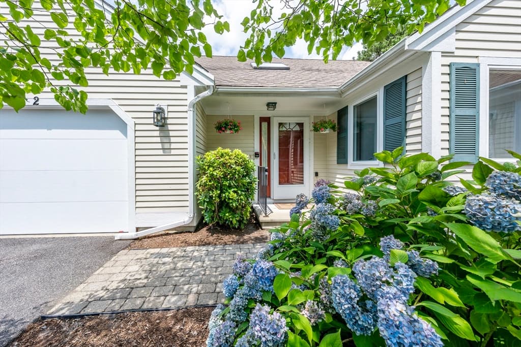 2 Mainsail Cir # 70, Mashpee MA 02649