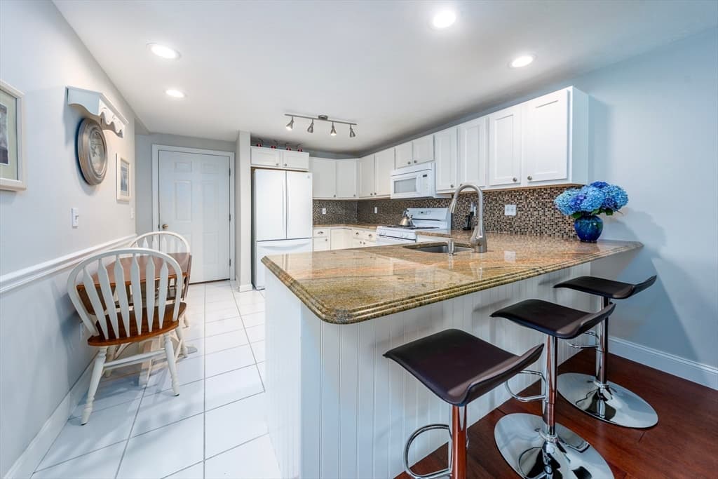2 Mainsail Cir # 70, Mashpee MA 02649 photo 10