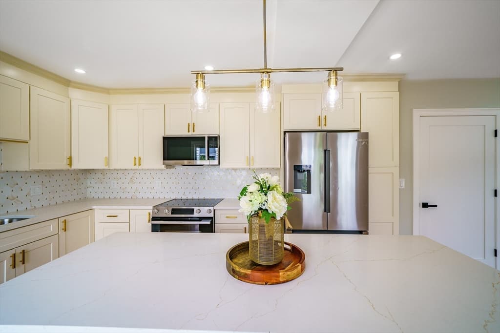 124 Magoun Ave, Brockton MA 02301