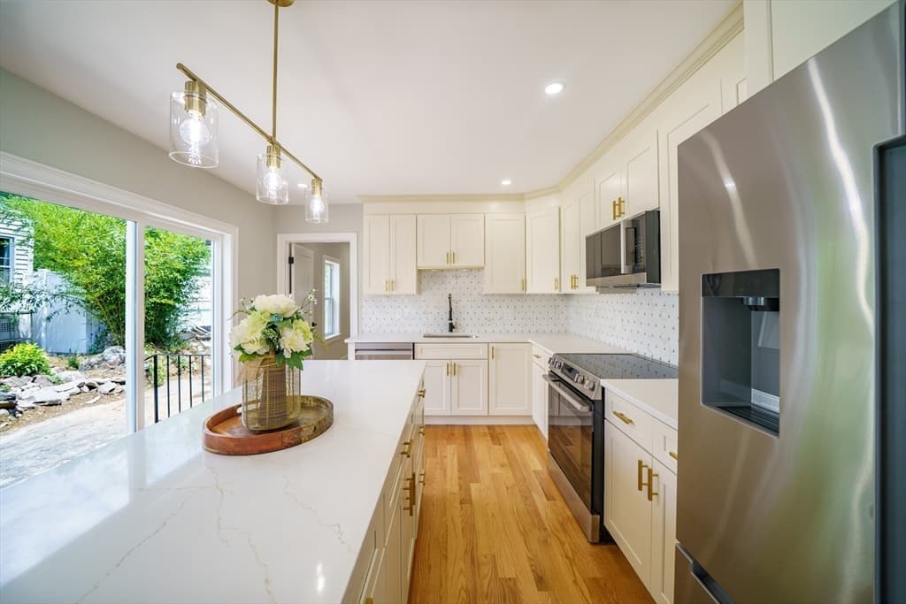 124 Magoun Ave, Brockton MA 02301 photo 4