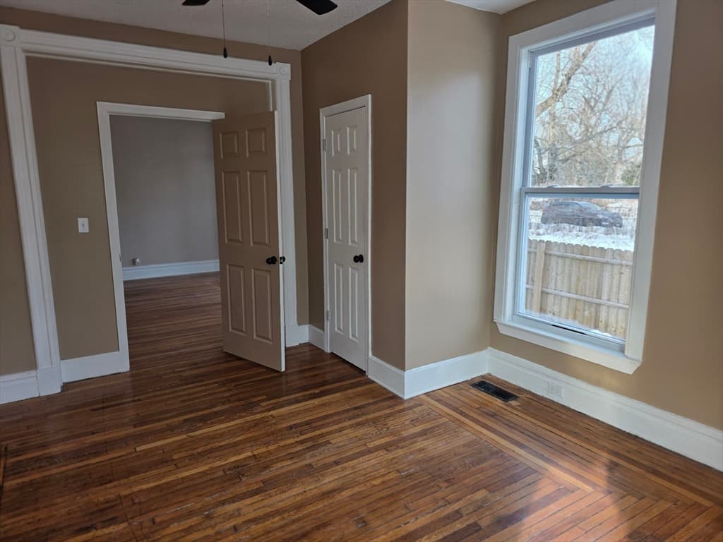 184 King St, Springfield MA 01109 photo 16
